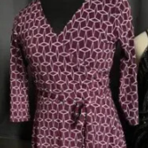 💜41 Hawthorn Geometric Print Wrap Dress - Burgundy & White - Picture 3 of 4